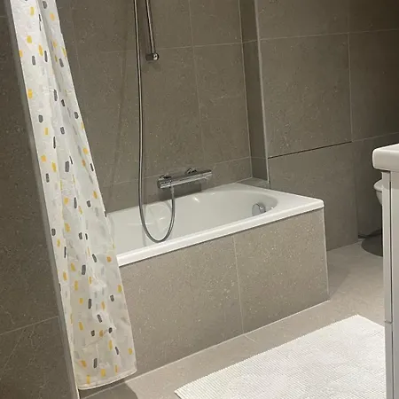 Bes,, F2 Renove Confort Avec Entree Independante 怀顿黑姆